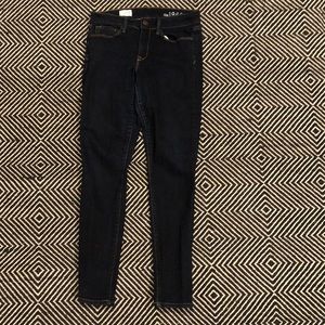 Gap dark wash high waisted skinny Jean